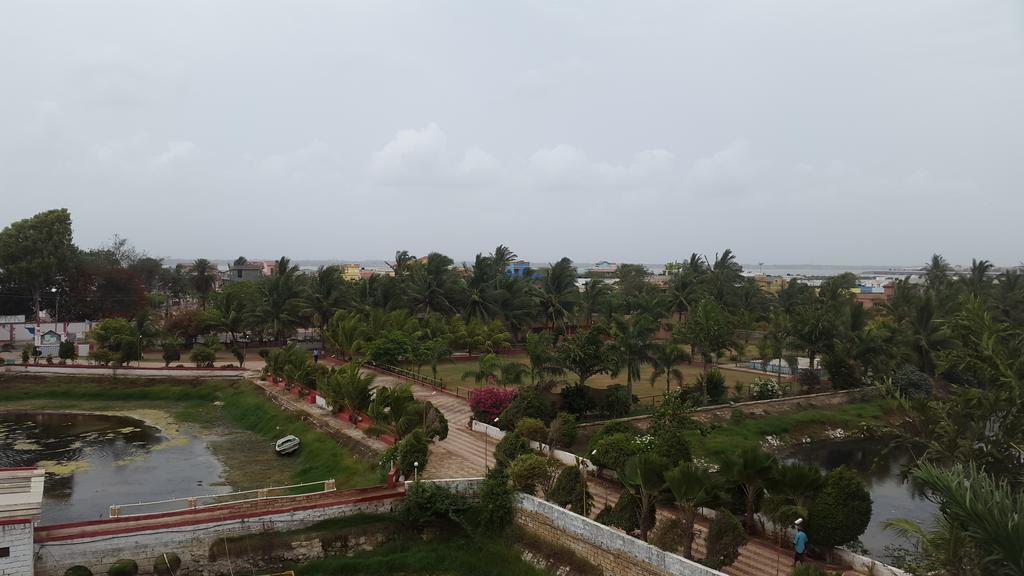 Hotel Krishna Park Resort Diu Bagian luar foto