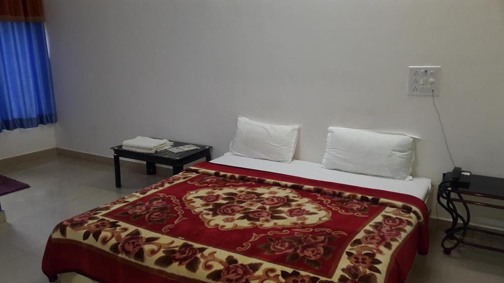 Hotel Krishna Park Resort Diu Ruang foto