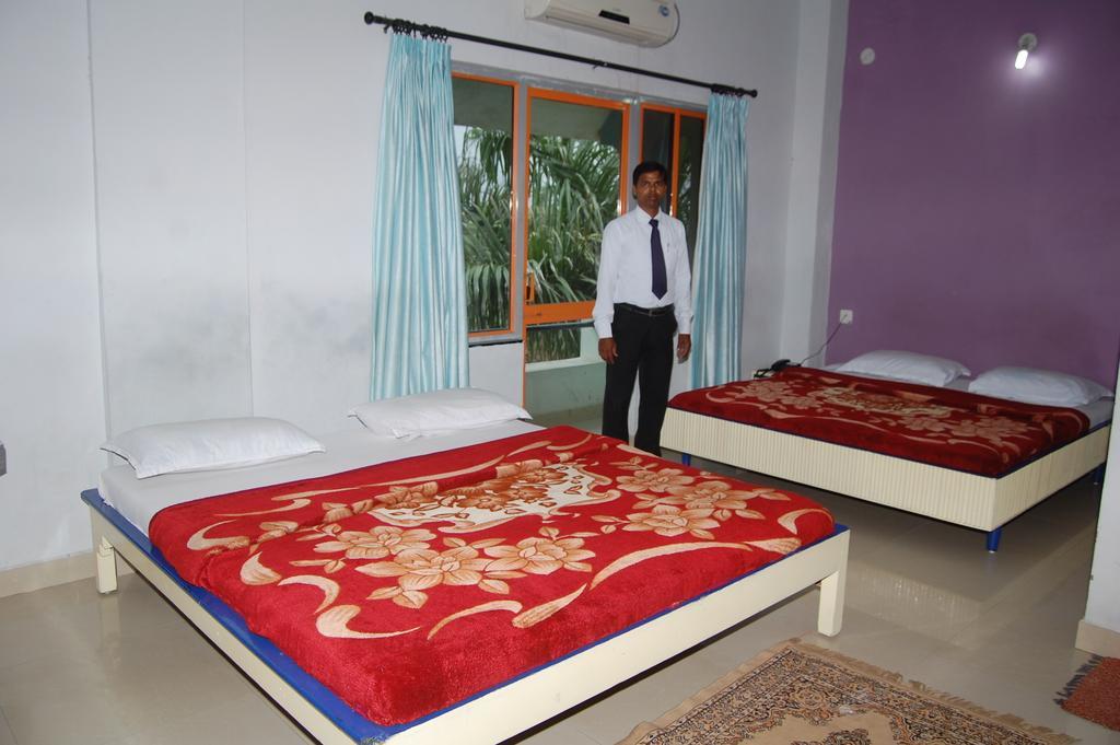 Hotel Krishna Park Resort Diu Bagian luar foto