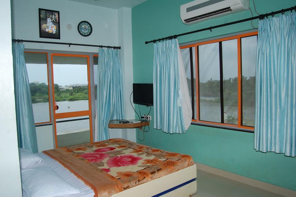 Hotel Krishna Park Resort Diu Ruang foto