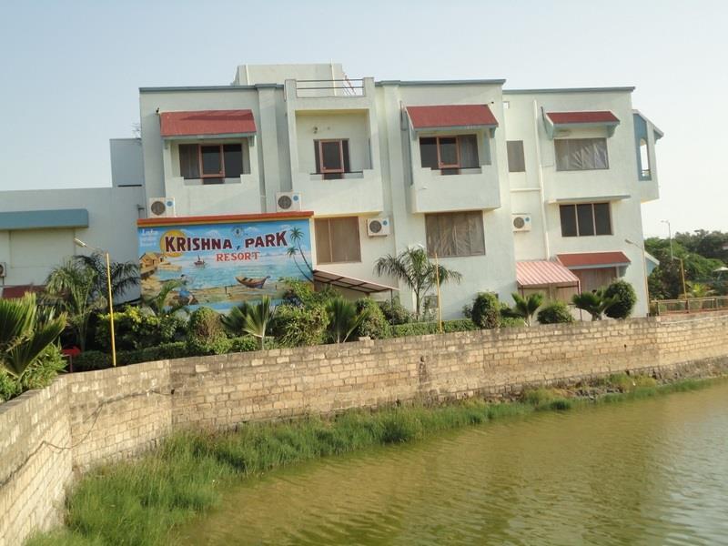 Hotel Krishna Park Resort Diu Bagian luar foto
